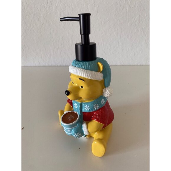 Disney Winnie The Pooh Hot Cocoa Christmas Santa Hat Soap Dispenser Ceramic NEW - Picture 2 of 9
